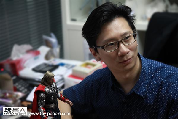 玩具人專訪Hot Toys 創辦人Howard，玩具探險隊潛入Hot Toys 總部報導！敬請期待！！！
