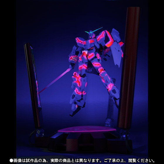 在漆黑的宇宙綻放威光，獨角獸鋼彈毀滅模式啟動！