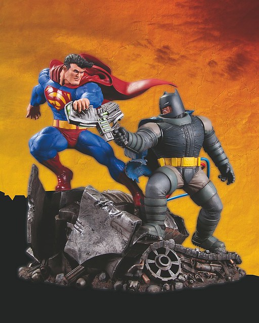 蝙蝠俠 The Dark Knight Returns: SUPERMAN VS. BATMAN 雕像