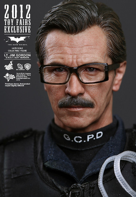 Hot Toys - MMS182 - 蝙蝠俠：黑暗騎士：吉姆‧高登 (S.W.A.T. 服裝版)