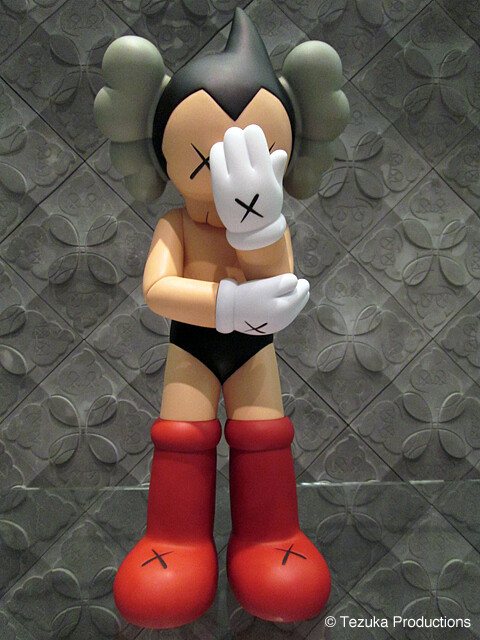 ASTRO BOY KAWS version 顛覆原子小金剛的設計師玩具