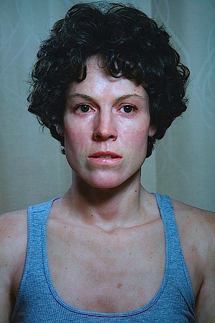 超級真實的「異形」女主角雷普利雕像