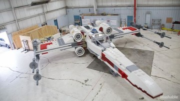 LEGO 史上最巨大作品！超屌的 1：1 星際大戰 X-戰機
