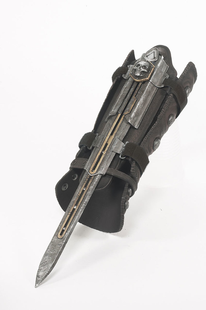 ASS！ASS！IN～ McFarlane Toys 推出『刺客教條4：黑旗』1：1 袖劍