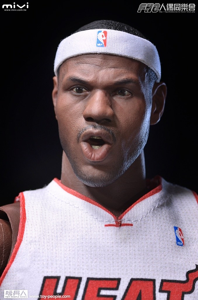 360 度模式】ENTERBAY – 1/6 REAL MASTERPIECE NBA：LEBRON JAMES 開箱