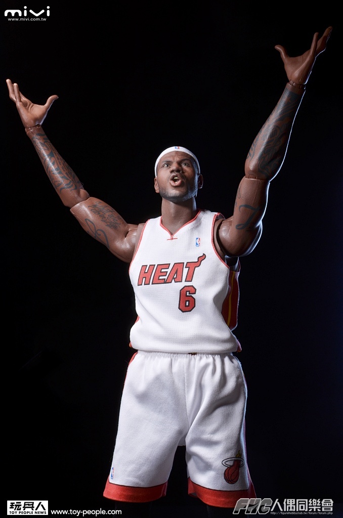 360 度模式】ENTERBAY – 1/6 REAL MASTERPIECE NBA：LEBRON JAMES 開箱