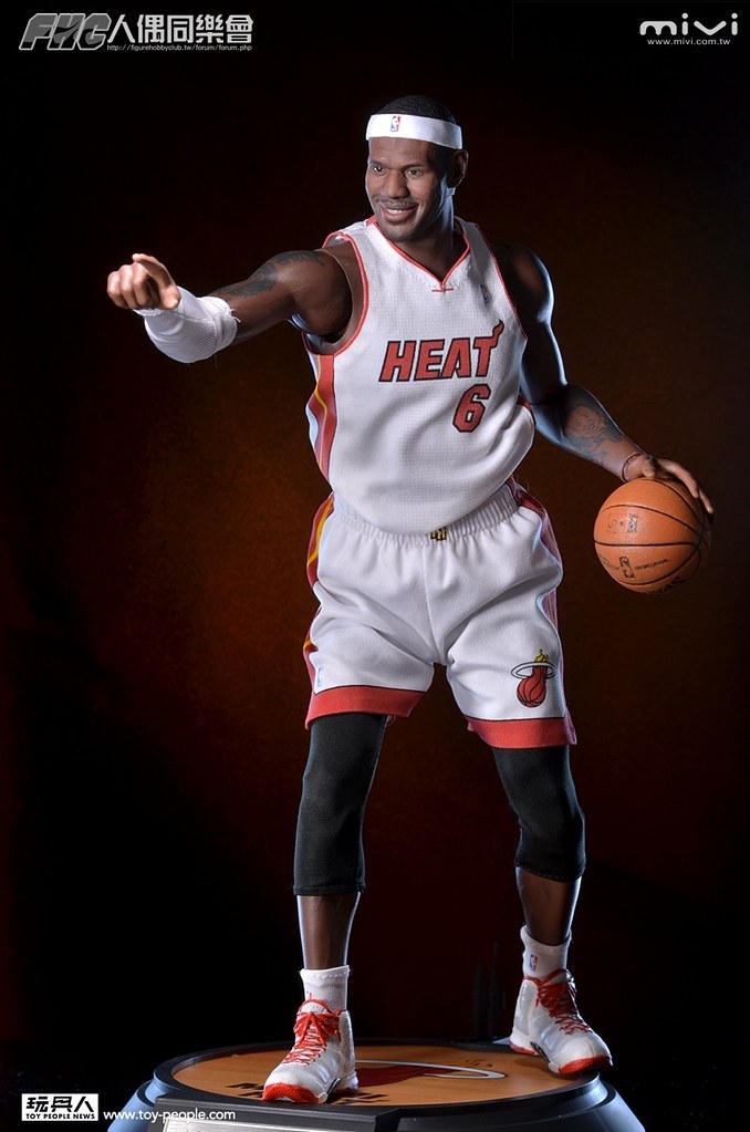 360 度模式】ENTERBAY – 1/6 REAL MASTERPIECE NBA：LEBRON JAMES 開箱