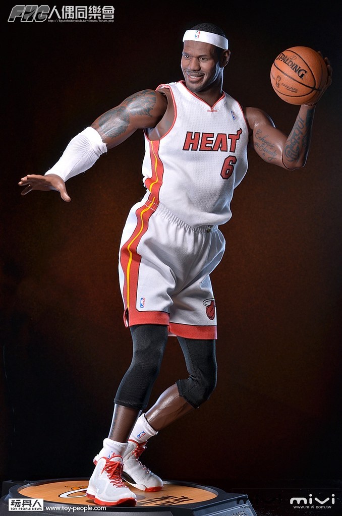 360 度模式】ENTERBAY – 1/6 REAL MASTERPIECE NBA：LEBRON JAMES 開箱