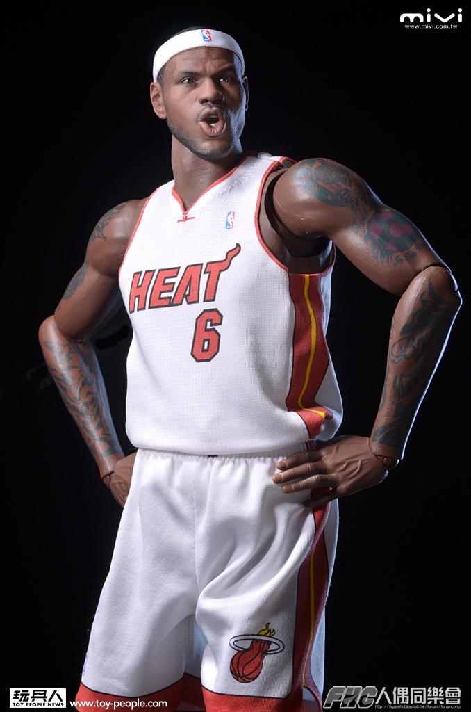 360 度模式】ENTERBAY – 1/6 REAL MASTERPIECE NBA：LEBRON JAMES 開箱