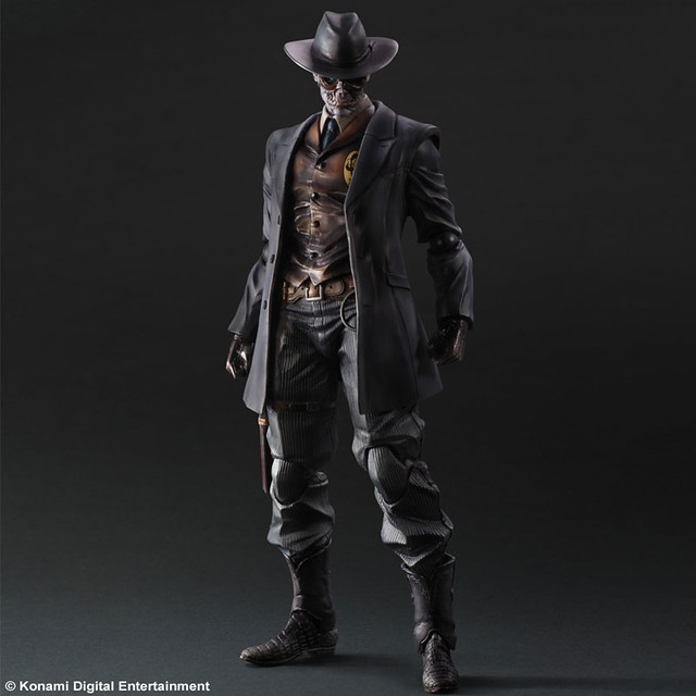 指揮神秘部隊『XOF』的男子Skull Face (骷髏臉) PlayArts 改登場！