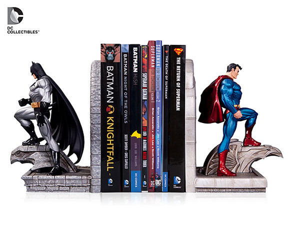 DC Collectibles – 【超人 vs. 蝙蝠俠】Superman vs. Batman 媽媽我會好好讀書之造型書擋