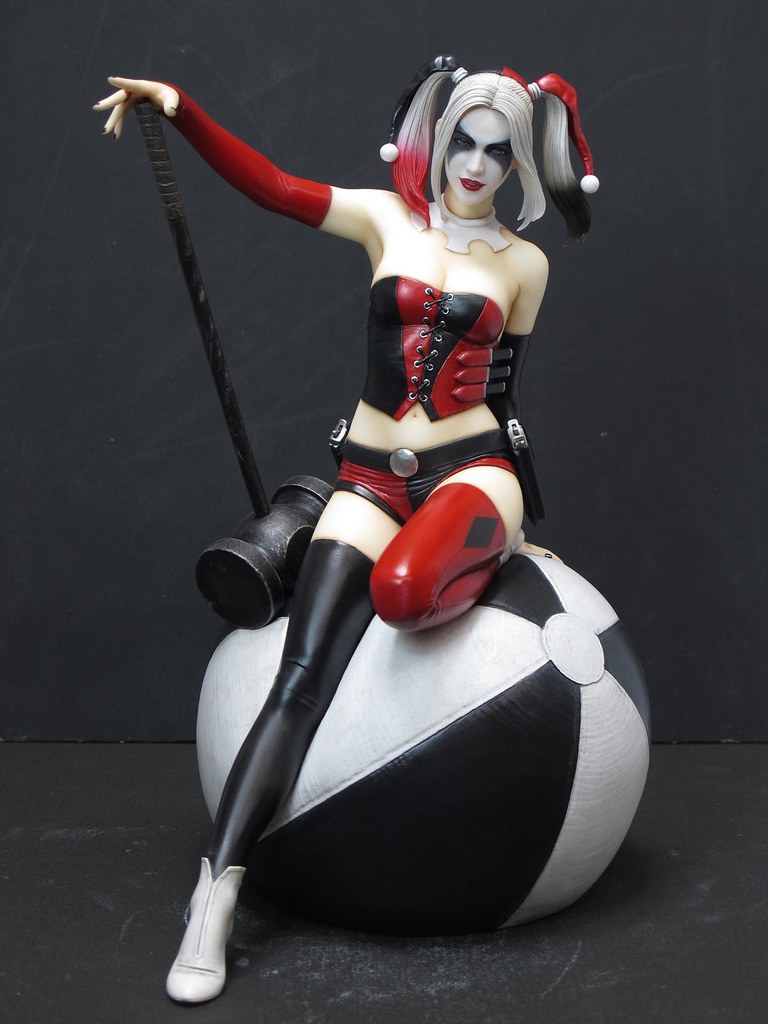 Yamato USA DC Comics【小丑女】Harley Quinn 1/6 比例 全身雕像