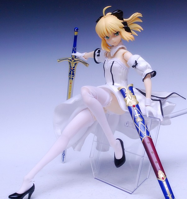 【玩具人杜少投稿】MEDICOMTOY 1/6 白賽巴莉莉 純白之騎士降臨 ! 超萌開盒~