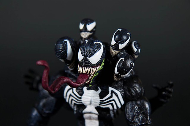 【玩具人。胖胖小屋。投稿】Marvel Select：猛毒 Venom