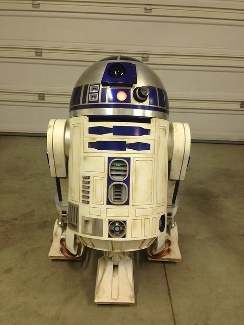 有神快拜！ DIY製作《星際大戰》R2-D2 