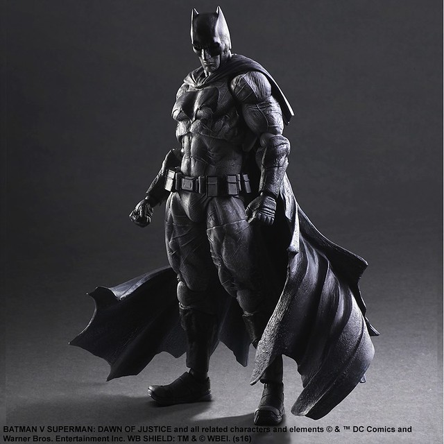 Play Arts 改【黑白版蝙蝠俠】蝙蝠俠對超人：正義曙光 2016 SDCC 限定