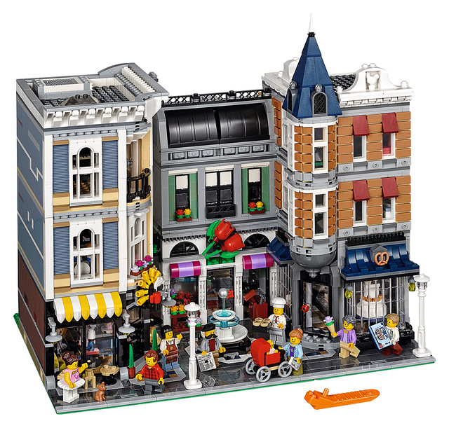 LEGO 街景系列10週年紀念！10255 集會廣場 Assembly Square
