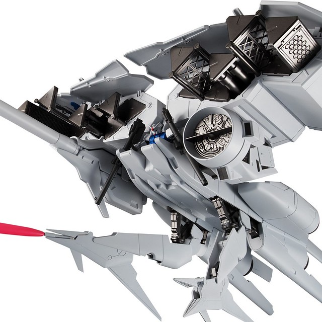 改寫食玩歷史的驚人天價！UNIVERSAL UNIT 鋼彈試作3號機 典多洛比姆 ユニバーサルユニット「ガンダム試作3号機 デンドロビウム」