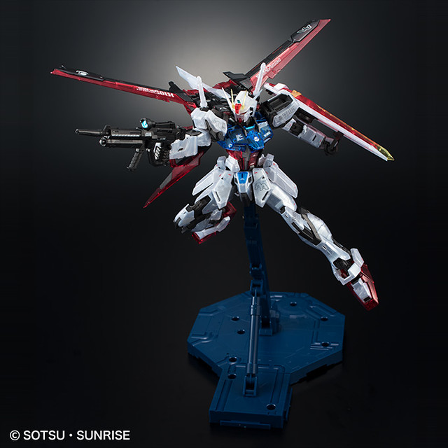 MG 1/100 翔翼型攻擊鋼彈（エールストライクガンダム） Ver.RM  [透明版 CLEAR COLOR]【GBT限定】