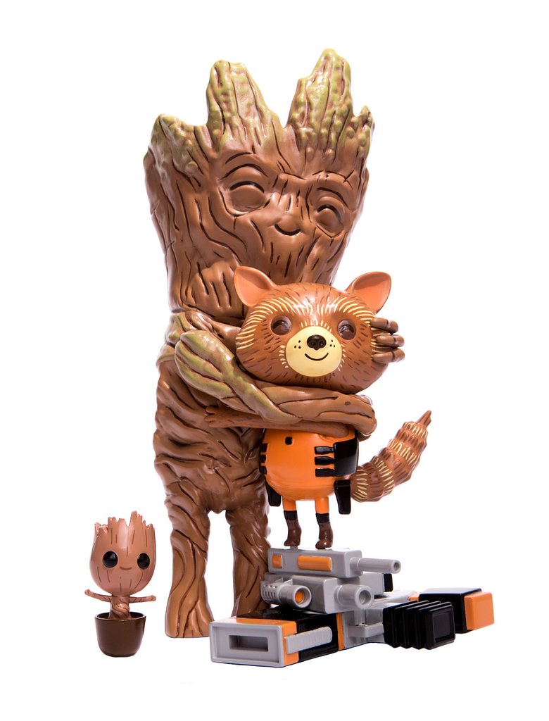 宇宙最麻吉好朋友！！MONDO【友情の抱抱】Rocket & Groot: Treehugger Vinyl Figure