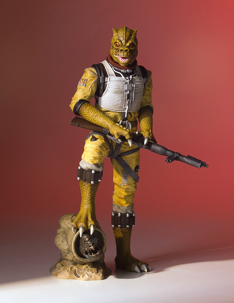 想剝武技族的皮？！找他就沒錯！！Gentle Giant Collector’s Gallery 星際大戰【博斯克】Bossk 1/8 比例全身雕像