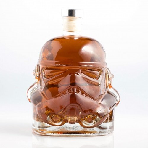 就讓帝國風暴兵來陪你喝一杯吧！！ 星際大戰【帝國風暴兵玻璃酒瓶】Stormtrooper Decanter