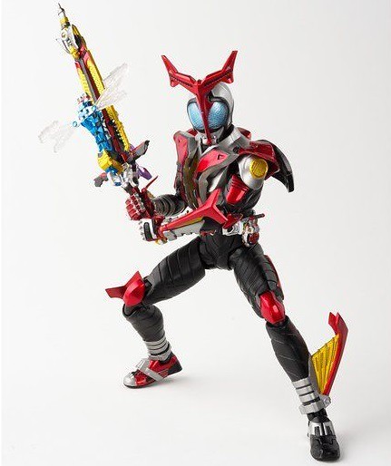 S.H.Figuarts（真骨彫製法） 假面騎士KABUTO 超越型態！ 仮面ライダーカブト ハイパーフォーム