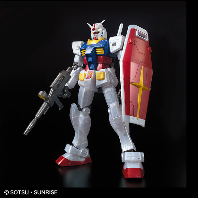 【THE GUNDAM BASE TOKYO限定】巨大尺寸型號 1/48 初鋼「金屬光澤注射版」！！メガサイズモデル 1/48 ガンダムベース限定 RX-78-2ガンダム ［メタリックグロスインジェクション］