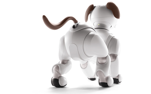 18年前的人氣「寵物」復活啦！SONY 娛樂型機器狗「aibo（アイボ