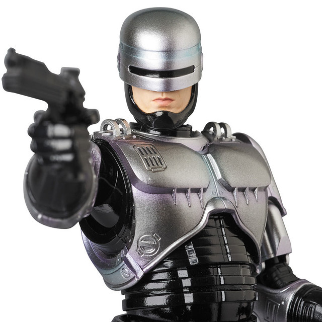 30週年記念之作！MAFEX 經典科幻電影《機器戰警》！マフェックス No.67 MAFEX ROBOCOP