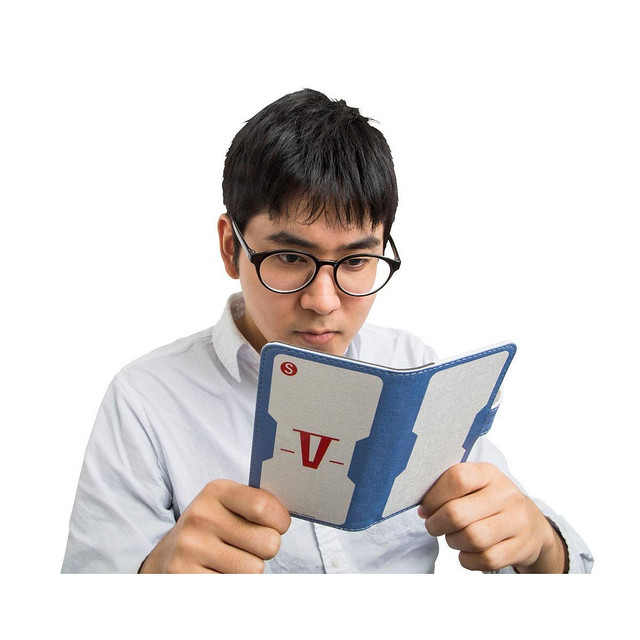 讓你第一次開鋼彈就上手！？《機動戰士鋼彈》V作戰說明書 手機保護套 V作戦マニュアル 汎用スマホケース