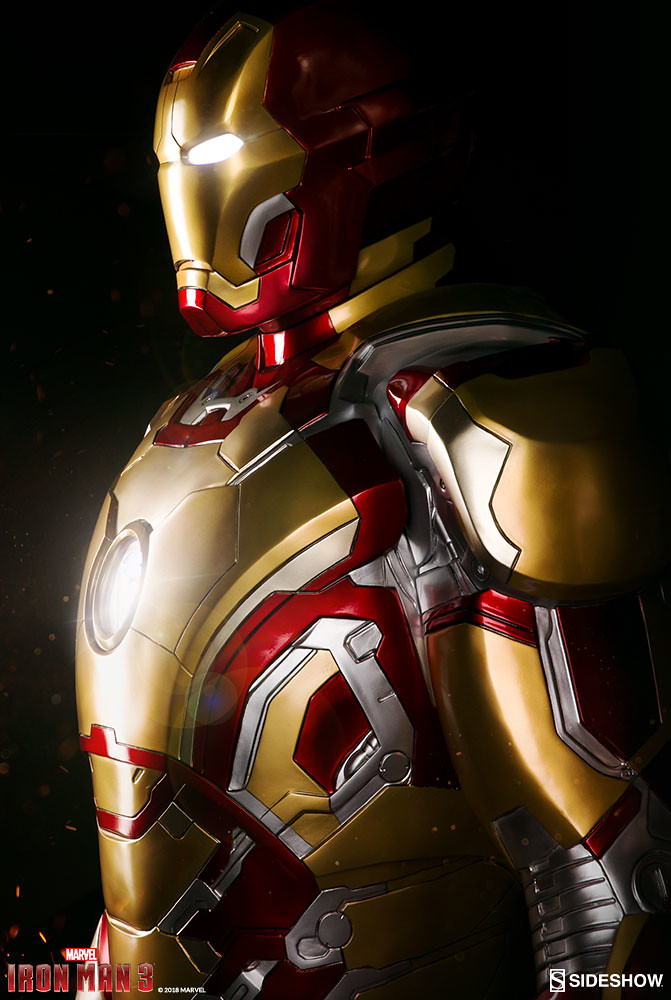 超帥氣的馬克42 也以1：1 比例魄力登場啦～～Sideshow Collectibles《鋼鐵人3》鋼鐵人馬克42 Iron Man Mark 42 Life-Size Figure