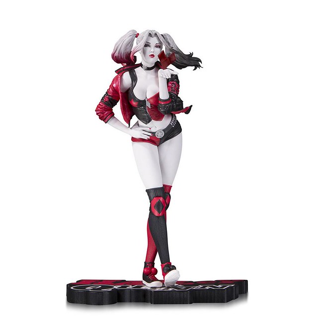 俏皮又性感的美艷姿態！！ DC Collectible【小丑女 哈莉·奎茵】DC Comics Red White & Black Harley Quinn 全身雕像作品