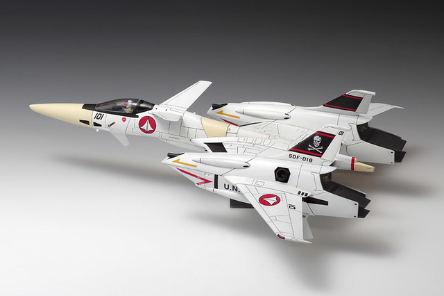 WAVE《超時空要塞》「ＶＦ－４戰機」 1/72比例 組裝模型作品！「超時空要塞マクロス」　1/72　ＶＦ－４