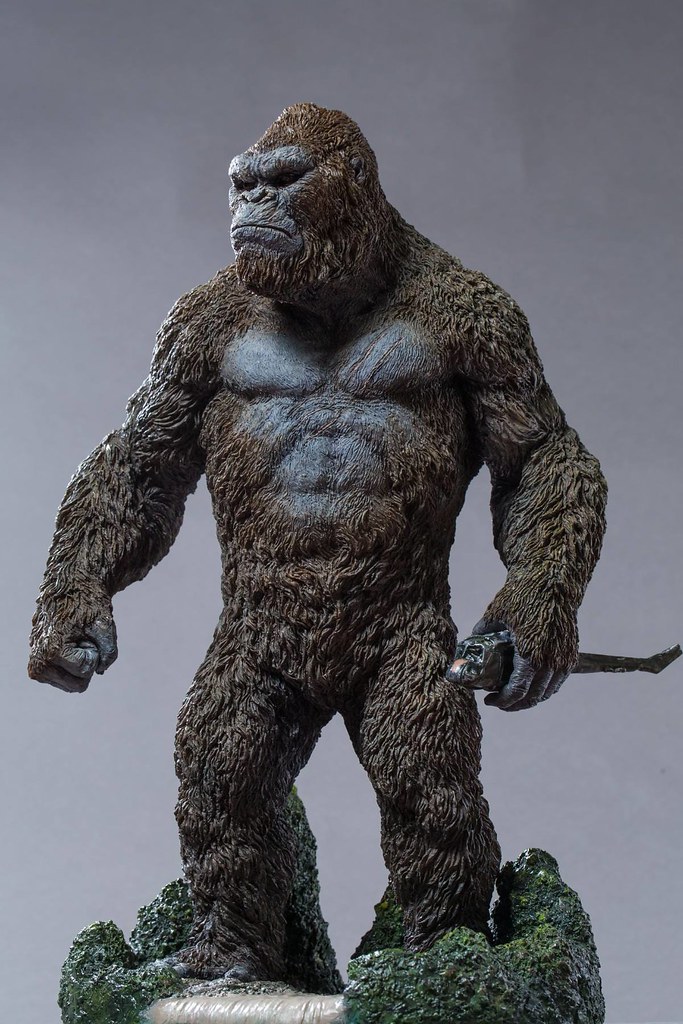 直昇機在牠手上就好像個小玩具啊～～ Star Ace Toys《金剛：骷髏島》金剛 Kong 全身雕像作品 普通版 / 豪華版