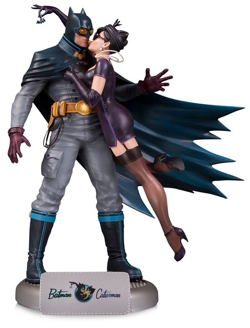 有情人終成眷屬～❤ DC Collectibles DC Bombshells 系列【蝙蝠俠＆貓女】Batman & Catwoman 豪華版全身雕像作品