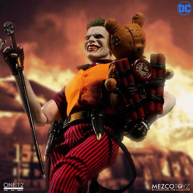 完美展現小丑瘋狂的驚人頭雕！！ MEZCO ONE:12 COLLECTIVE 系列【小丑：犯罪王子】The Joker: Clown Prince of Crime Edition 1/12 比例人偶作品