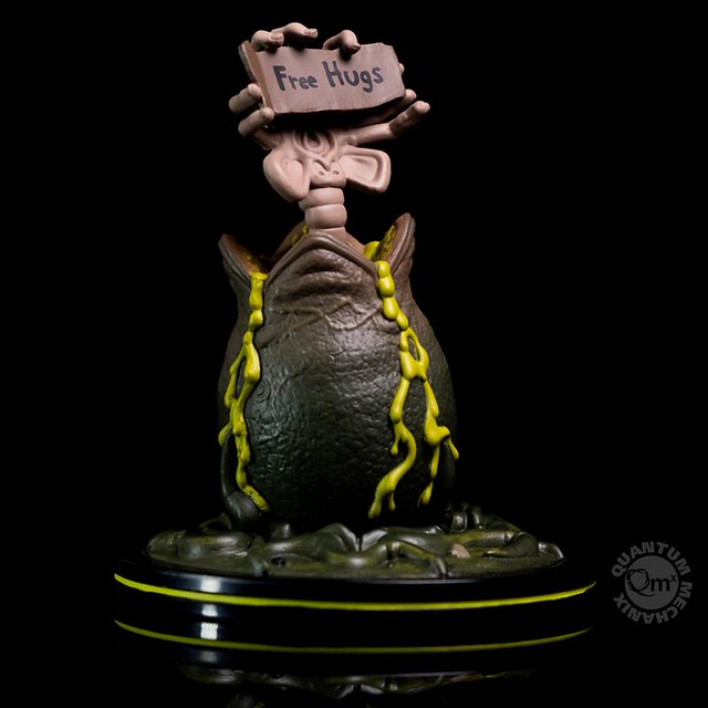 對不起！我應該還是不敢抱你～～ Quantum Mechanix Q-Fig 系列 異形【異形抱臉體】Alien Face Hugger