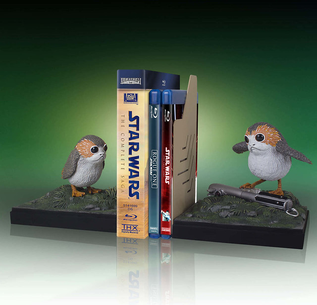 療癒價值大於實用功能？！ Gentle Giant《STAR WARS：最後的絕地武士》波波書擋組 Porg Bookend Set