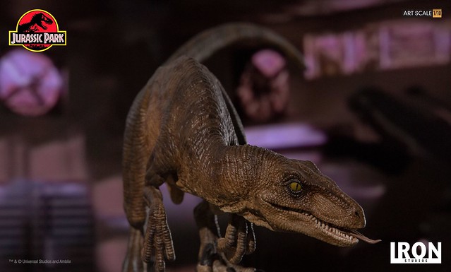 吐出舌頭的模樣實在很嚇人呀～～ Iron Studios《侏羅紀公園》迅猛龍 Velociraptors 1/10 比例全身雕像作品