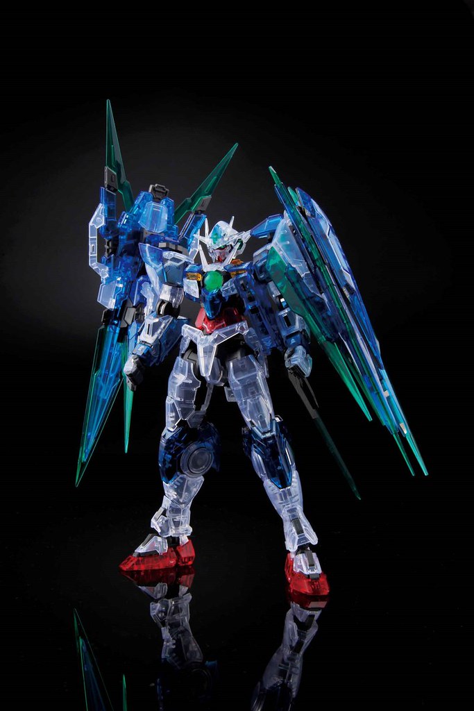 RG 1/144《機動戰士鋼彈00》量子型00鋼彈全刃式[CLEAR COLOR]（ダブルオークアンタ フルセイバー[クリアカラー]）【GUNDAM BASE限定】