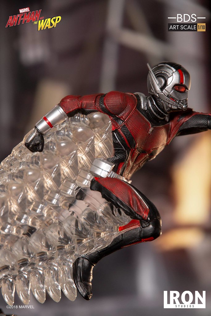 超酷的縮放效果呈現！！ Iron Studios《蟻人與黃蜂女》蟻人 Ant-Man 1/10 比例決鬥場景雕像作品