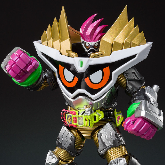 MAX大變身！S.H.Figuarts《假面騎士 EX-AID》極限玩家 Level 99 （仮面ライダーエグゼイド マキシマムゲーマー レベル99）【魂商店】