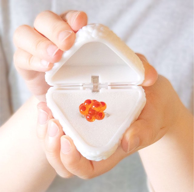 如果妳也懂吃，就請嫁給我吧～！ 奇譚俱樂部【飯糰的餡料戒指】おにぎりん具 浪漫（？）登場～