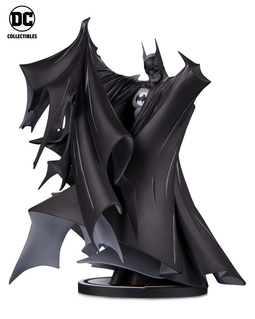 堂堂系列第100號作品！！ DC Collectibles 蝙蝠俠黑白雕像系列【蝙蝠俠 by 陶德·麥法蘭】Batman by Todd McFarlane 1/10 比例全身雕像