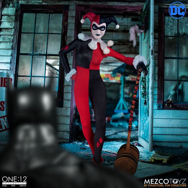 有超讚的火箭發射器！ MEZCO ONE:12 COLLECTIVE 系列 DC Comics【哈莉·奎茵】Harley Quinn 1/12 比例人偶作品 豪華版