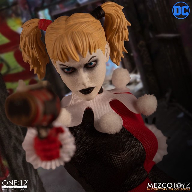 有超讚的火箭發射器！ MEZCO ONE:12 COLLECTIVE 系列DC Comics【哈莉