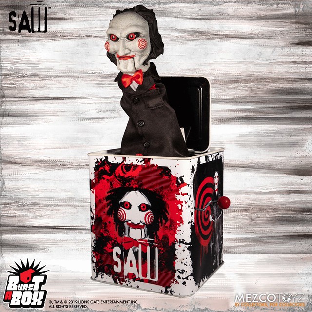 玩遊戲的時間到囉！MEZCO《奪魂鋸》比利 驚嚇盒（SAW: Billy Burst-A-Box）