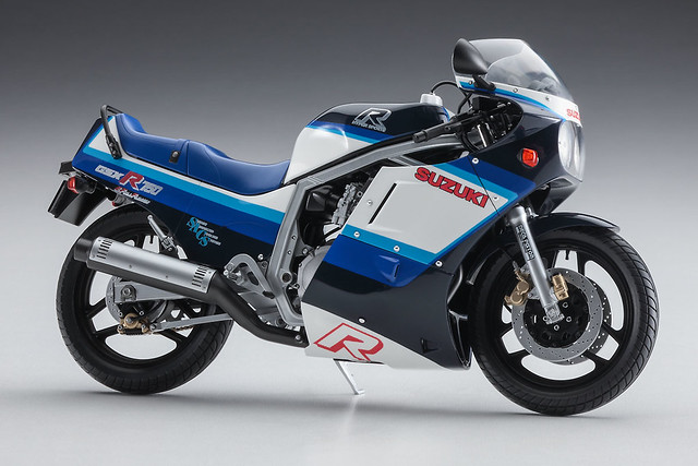 仿賽車款重車的經典標竿！長谷川 SUZUKI GSX-R750（G）重型摩托車 1/12 模型（スズキ GSX-R750 G）