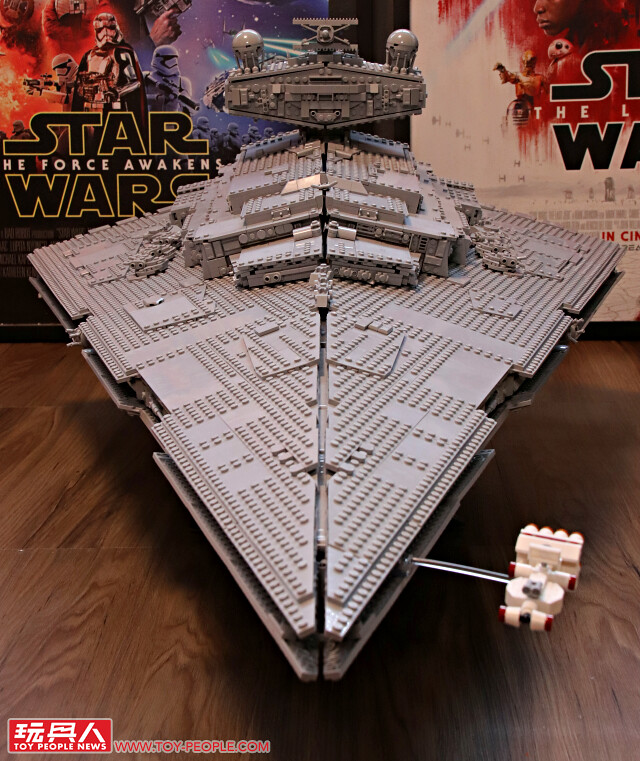 存在感爆表，組裝完成長度突破一公尺的超狂巨艦！ LEGO 75252 UCS 系列《星際大戰》帝國滅星者戰艦 Imperial Star Destroyer 開箱報告